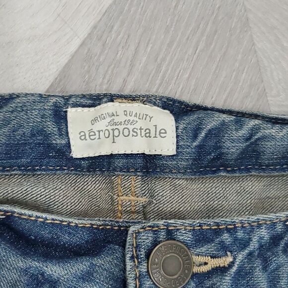 ✨️Aeropostale Hailey Flare, Low Rise, Slim Fit Jeans,  NWT,  Size 3/4 Long✨️ - Picture 2 of 8